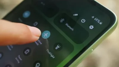 Mengungkap Fakta di Balik Airplane Mode dan Kecepatan Charging Smartphone