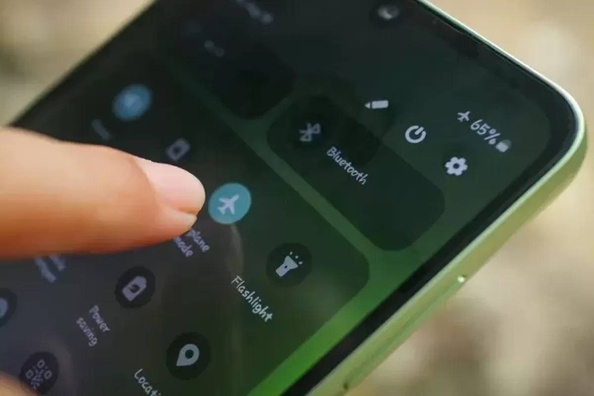 Mengungkap Fakta di Balik Airplane Mode dan Kecepatan Charging Smartphone