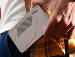 Inovasi AI portabel menghadirkan kecerdasan tingkat tinggi dalam perangkat kecil yang praktis dan mudah dibawa ke mana saja.