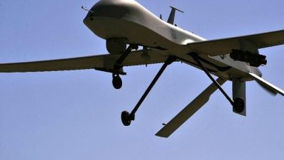 Sistem pertahanan udara berhasil mencegat sebagian drone saat pangkalan militer Italia dan Amerika Serikat di Kuwait menjadi sasaran serangan misterius.