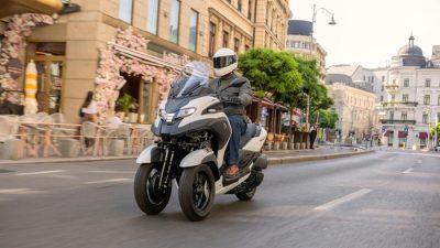 Inovasi Baru dari Yamaha: Skuter XMAX Kini Hadir dengan Teknologi Roda Tiga