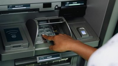 Alasan Lebih Nyaman Mengambil Uang